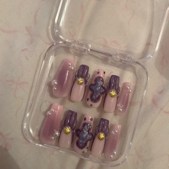 PURPLE MERMAID NAILS - Picture 1 of 1